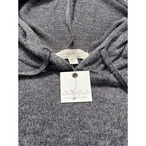 UltraΒ Flirtβlightweightβhoodieβwithβblkβlaceβtrimβonβsleeve